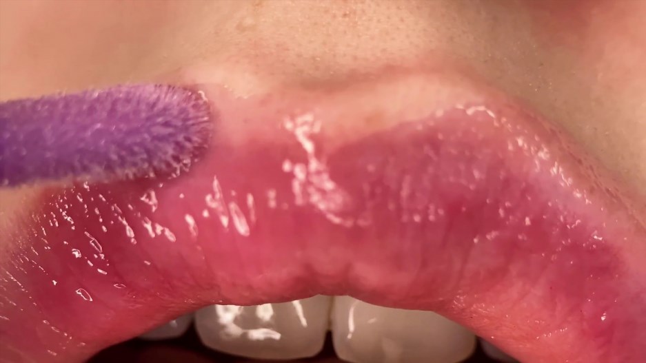 Shye White – Lip Gloss Crush, Tiny Boys Hush